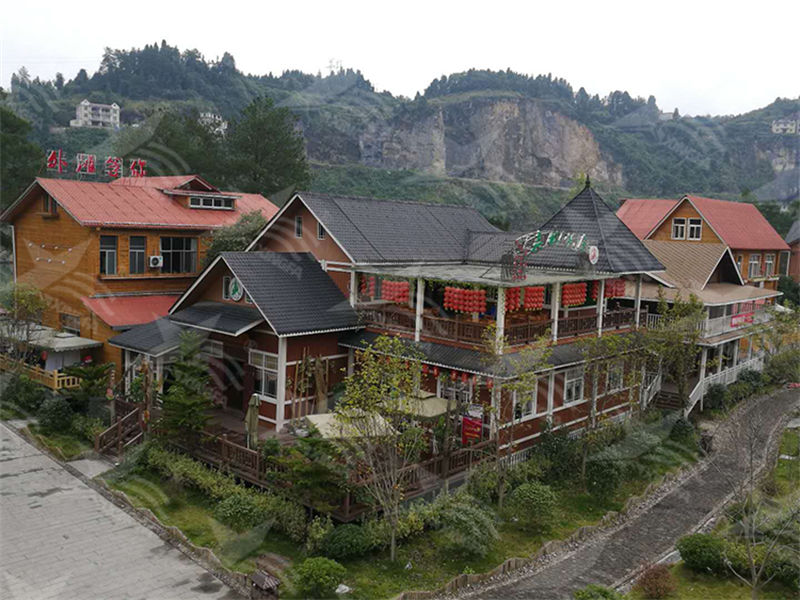 选择保定合成树脂瓦，为南方屋顶雨季防水护航